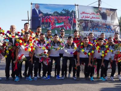 استقبال تاریخی  از تیم ستارگان سیمکان جهرم در بازگشت به خانه