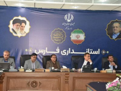 بازدید مدیرکل صمت فارس از خطوط تولید تجهیزات صنعتی صنایع الکترونیک شیراز