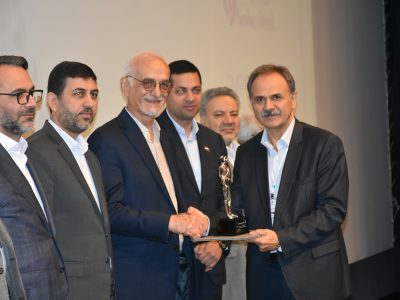 استاد دانشگاه شیراز، استاد برگزیده صنعت فولاد کشور شد