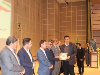 تجلیل از مدیرعامل شرکت برای تقویت زیرساخت‌های علمی