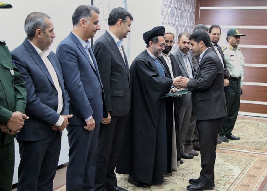 معرفی رئیس جدید حوزه قضایی شهرستان قیر و کارزین معرفی رئیس جدید حوزه قضایی شهرستان قیر و کارزین