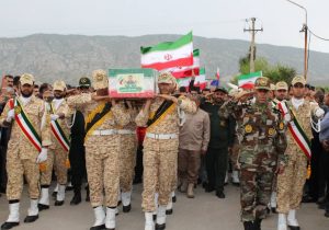 تشییع پیکر شهید مدافع روشنایی در کوه‌ چنار