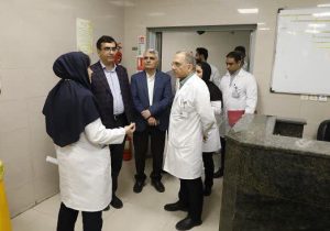 پایش ارائه خدمات در ۲ مرکز آموزشی درمانی شیراز با حضور رئیس مرکز مدیریت بیمارستانی و خدمات بالینی معاونت درمان وزارت بهداشت