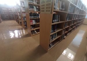 آسیب جدی سیل نوروزی به کتابخانه ۶۰ ساله در جهرم