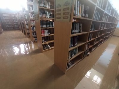 آسیب جدی سیل نوروزی به کتابخانه ۶۰ ساله در جهرم