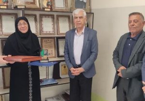 تجلیل از مدیرعامل درمانگاه تخصصی و فوق تخصصی بانو پروین دالکی