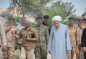 حضور آیت الله دژکام در خطوط مقدم جنوب کشور و دیدار با رزمندگان اسلام