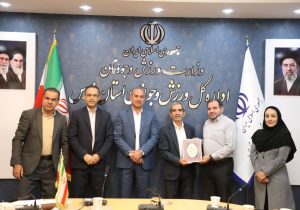 تقدیر از سیروس پاک‌فطرت و محمدرضا جعفری به عنوان چهره‌های شاخص فرهنگی ورزش فارس