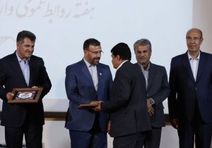 تجلیل استاندار فارس از روابط عمومی صمت به عنوان  روابط عمومی برگزیده سال ۱۴۰۴
