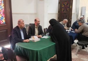 برگزاری میز ارتباط مردمی دستگاه‌های اجرایی استان فارس در حرم مطهر شاهچراغ (ع)
