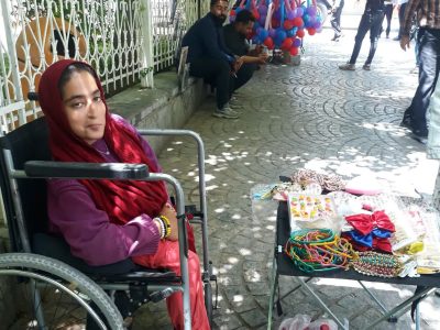 وقتی مهره‌های رنگی، فریاد بی‌صدای یک دخترک می‌شوند