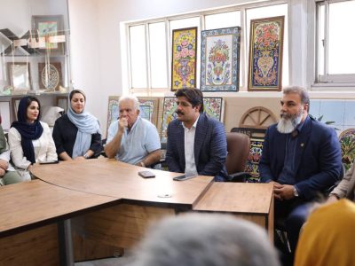 مطالبه فعالان کاشی هفت‌ رنگ در شیراز