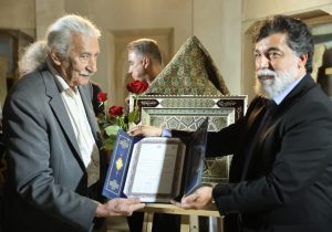 تجلیل از خاندان گلریز خاتمی در هفته صنایع دستی فارس